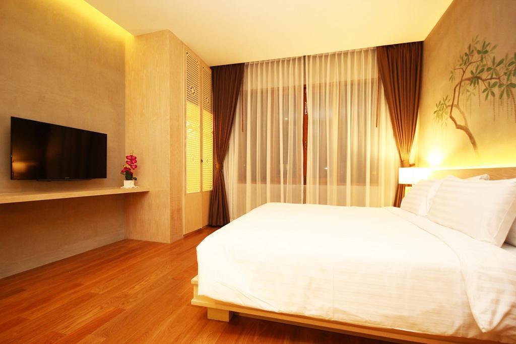 Chu Hotel Chiang Mai Exterior photo